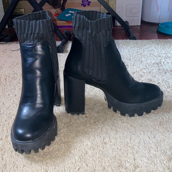 Fashion Nova Shoes - Sock boots